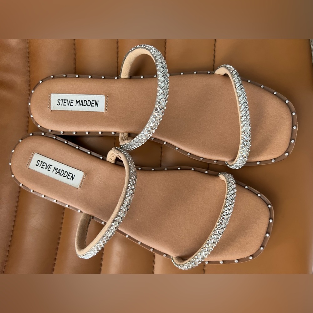 Steve Madden Sandals Crystals covers the straps Size 8